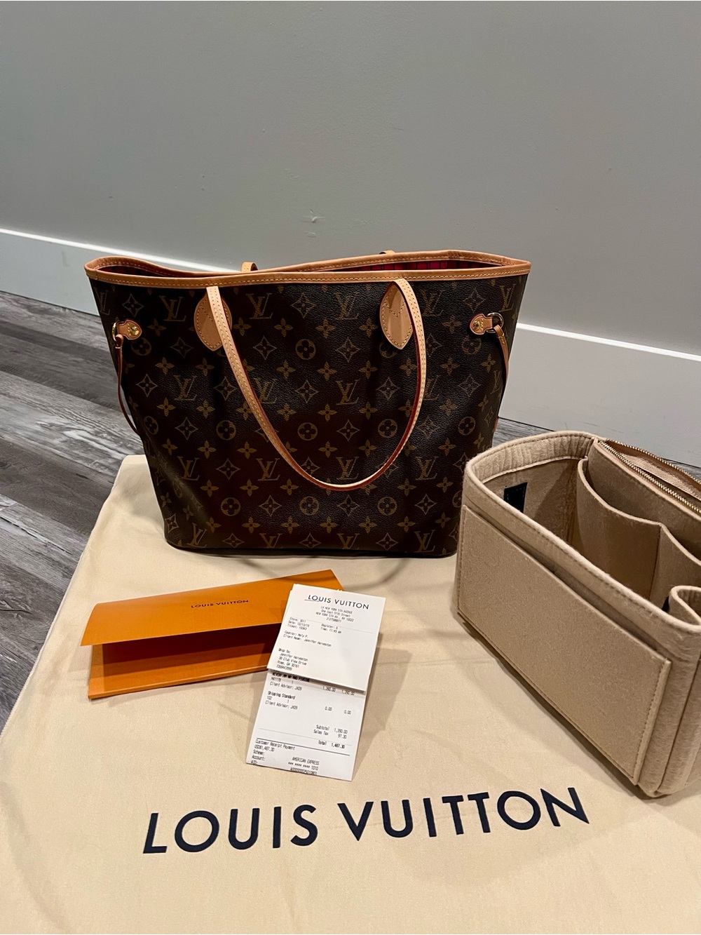 LOUIS VUITTON Neverfull MM Tote Bag Purse Monogram MSRP $2,170 Cherry Interior - Picture 15 of 17